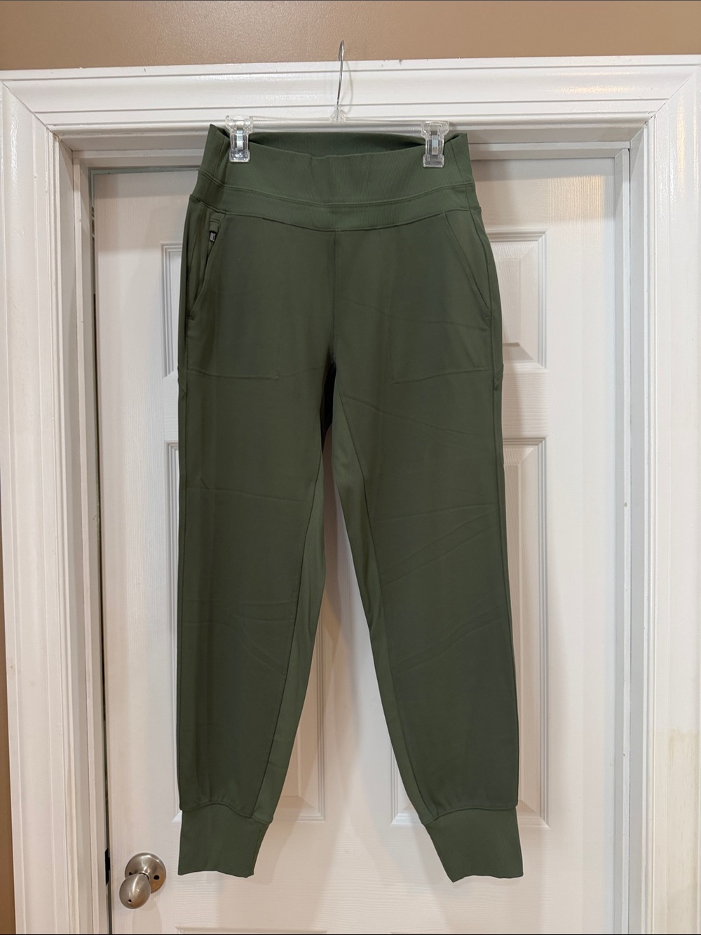 Athleta Venice Jogger Pants. Sz Med/TALL. Green